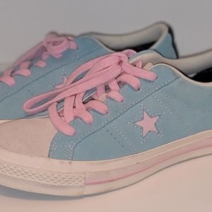 Lightly worn women's converse